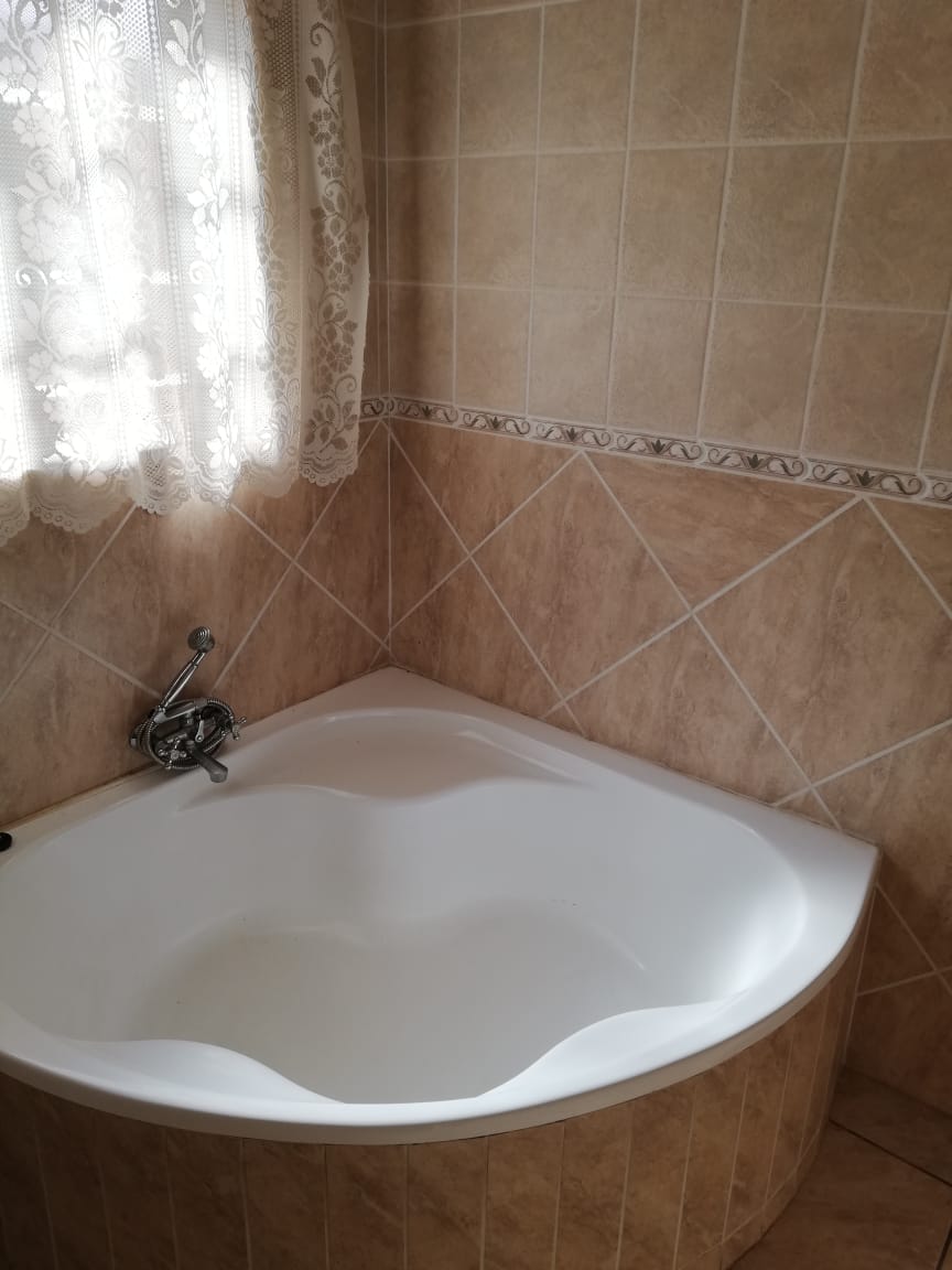 To Let 2 Bedroom Property for Rent in Meiringspark North West